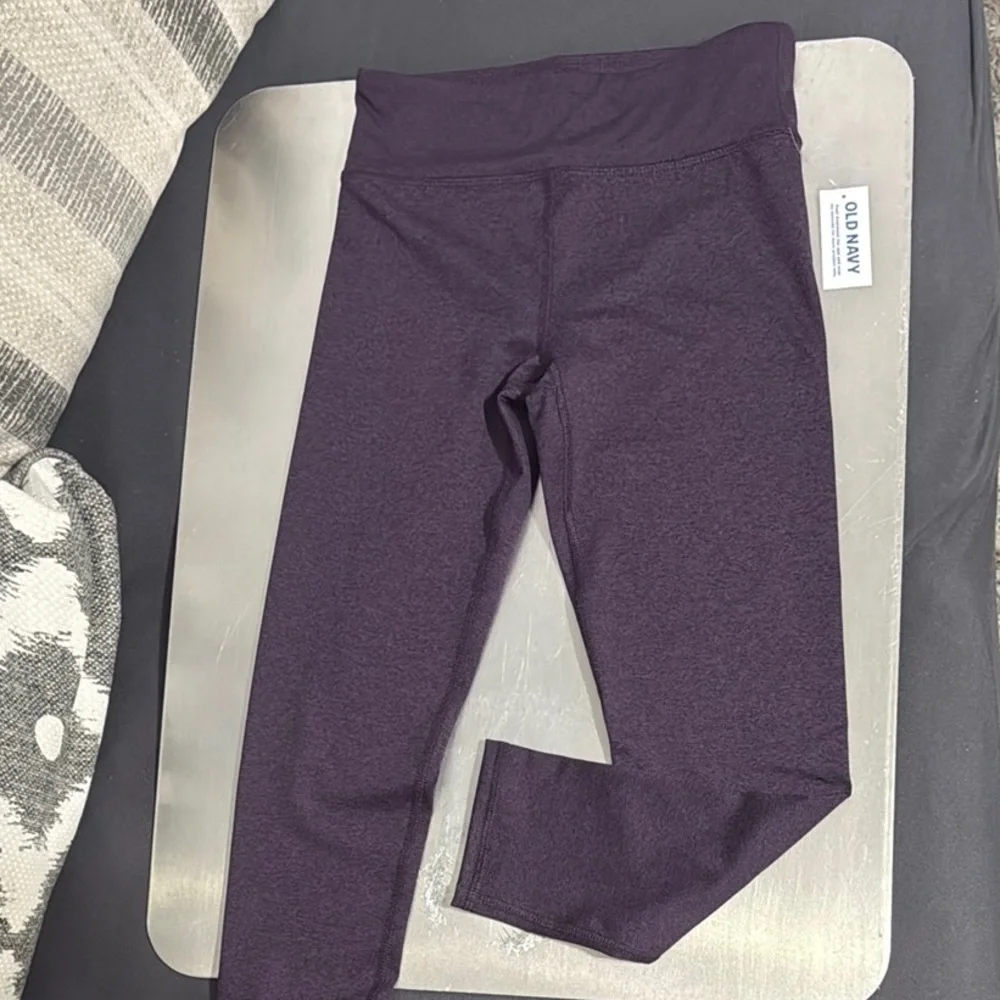 Old Navy Purple Performance Leggings High-Rise - Picture 1 of 3